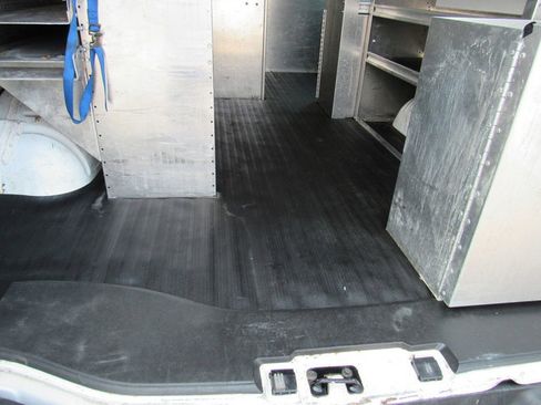 Used 2015 Chevrolet Express 2500 RWD image 26