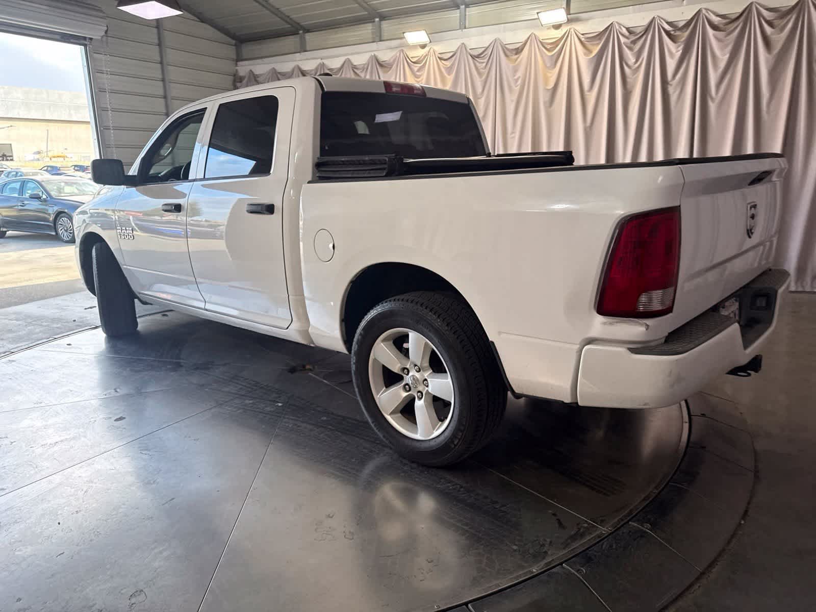 Used 2016 RAM 1500 Express RWD image 4