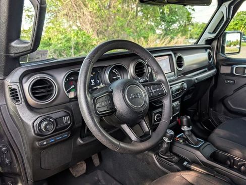 Used 2023 Jeep Wrangler Unlimited w/ Safety Group AWD/4WD image 20