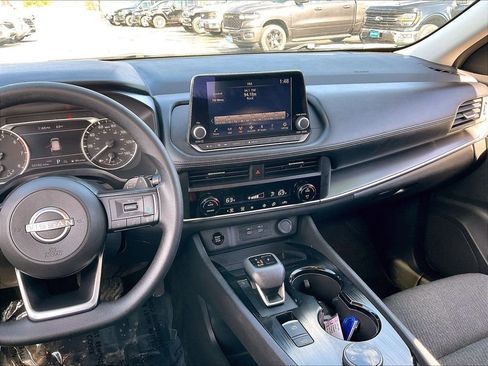 Used 2024 Nissan Rogue SV image 17