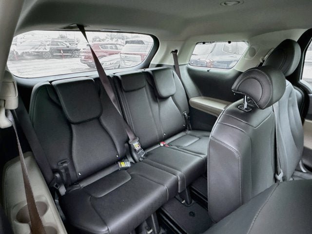 Certified 2026 Kia Carnival EX FWD image 27