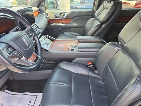 Used 2024 Lincoln Navigator Premiere AWD/4WD image 16
