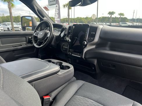 Certified 2025 RAM 2500 Tradesman AWD/4WD image 15