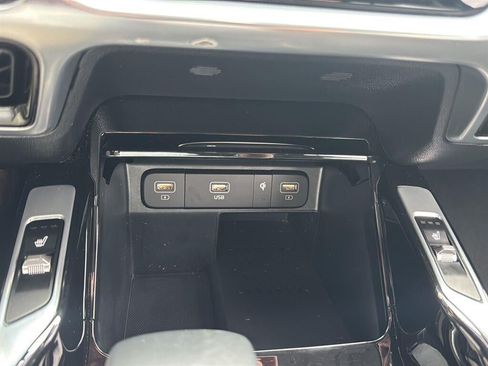Used 2023 Kia Sorento SX AWD/4WD image 21