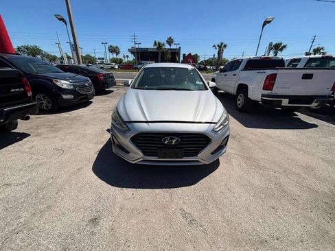 Used 2019 Hyundai Sonata SE image 1