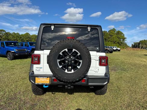 Used 2024 Jeep Wrangler Unlimited Rubicon 4xe image 4
