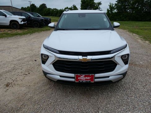 New 2026 Chevrolet TrailBlazer LT w/ Convenience Package AWD/4WD image 8