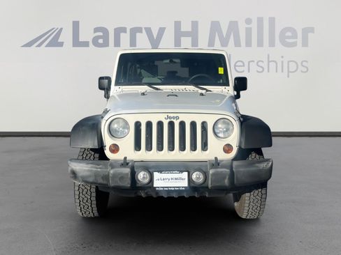 Used 2010 Jeep Wrangler Unlimited Sport image 8