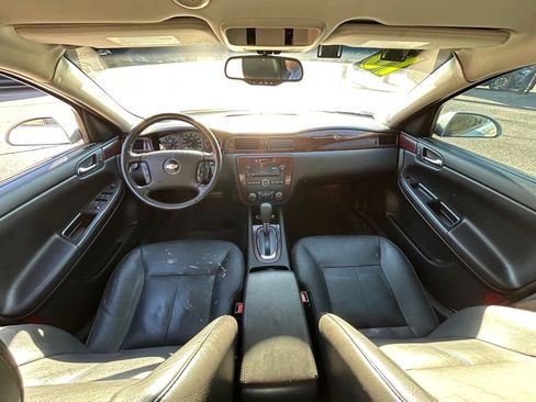 Used 2010 Chevrolet Impala LTZ image 14