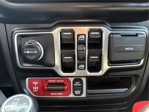 Used 2023 Jeep Gladiator Rubicon w/ LED Lighting Group AWD/4WD image 25