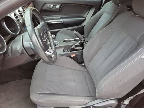Used 2018 Ford Mustang Coupe RWD image 3