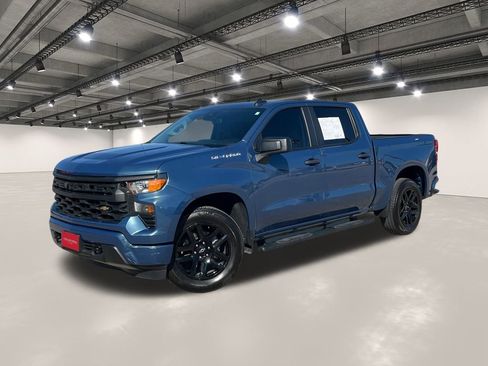 Used 2024 Chevrolet Silverado 1500 Custom image 1