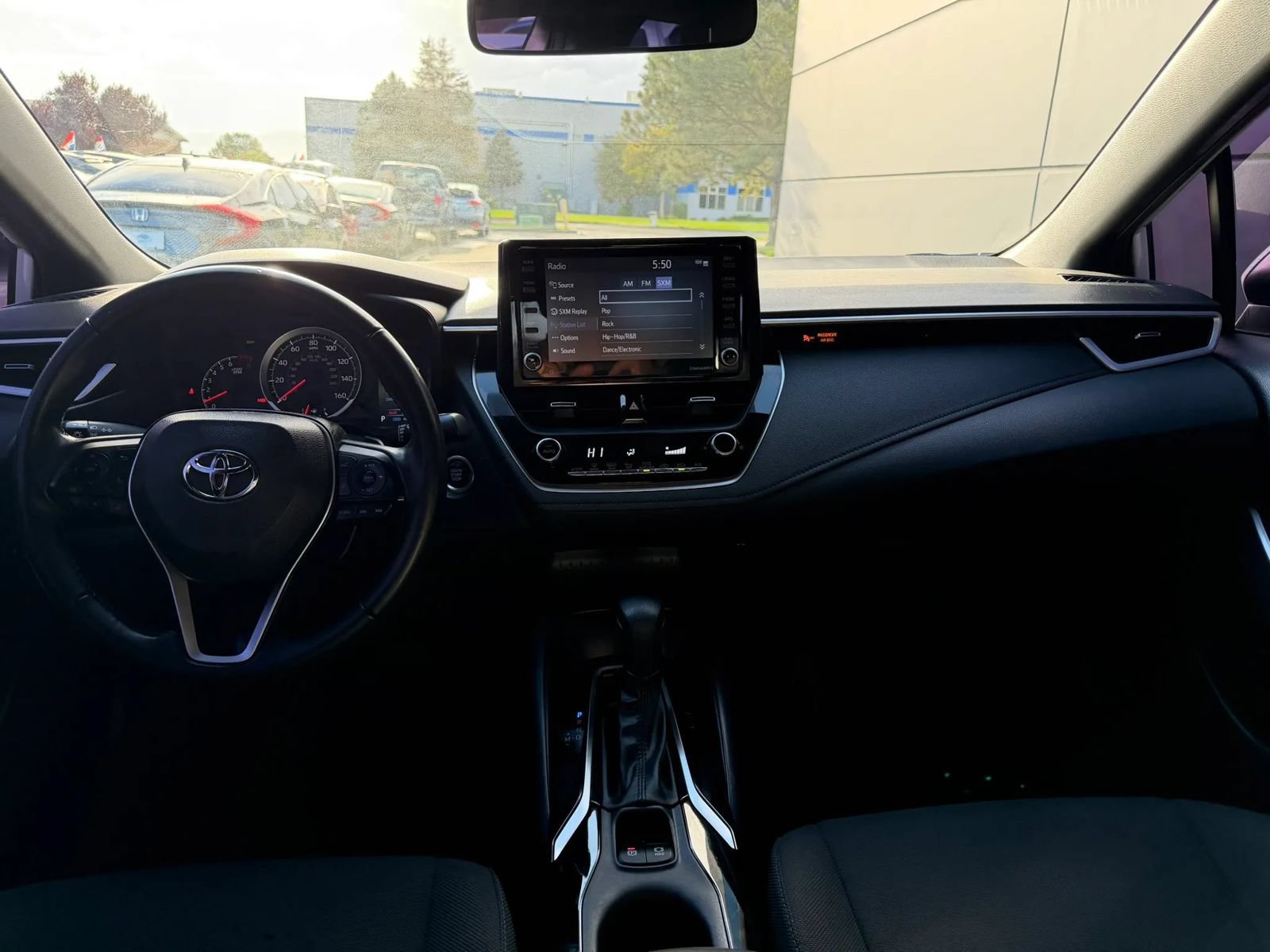 Used 2022 Toyota Corolla SE w/ SE Premium Package FWD image 13