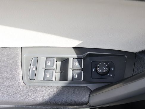 Used 2019 Volkswagen Tiguan SEL Premium R-Line image 44