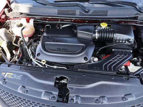 Used 2023 Chrysler Voyager LX image 27