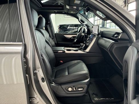 Used 2023 Lexus LX 600 F Sport image 12