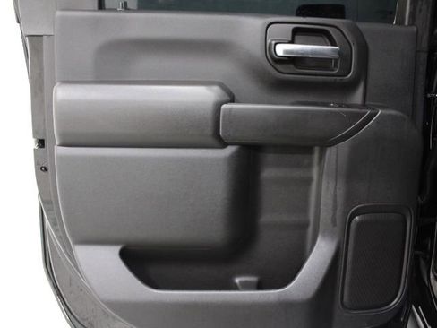 Used 2022 Chevrolet Silverado 2500 Custom w/ Custom Value Package image 19