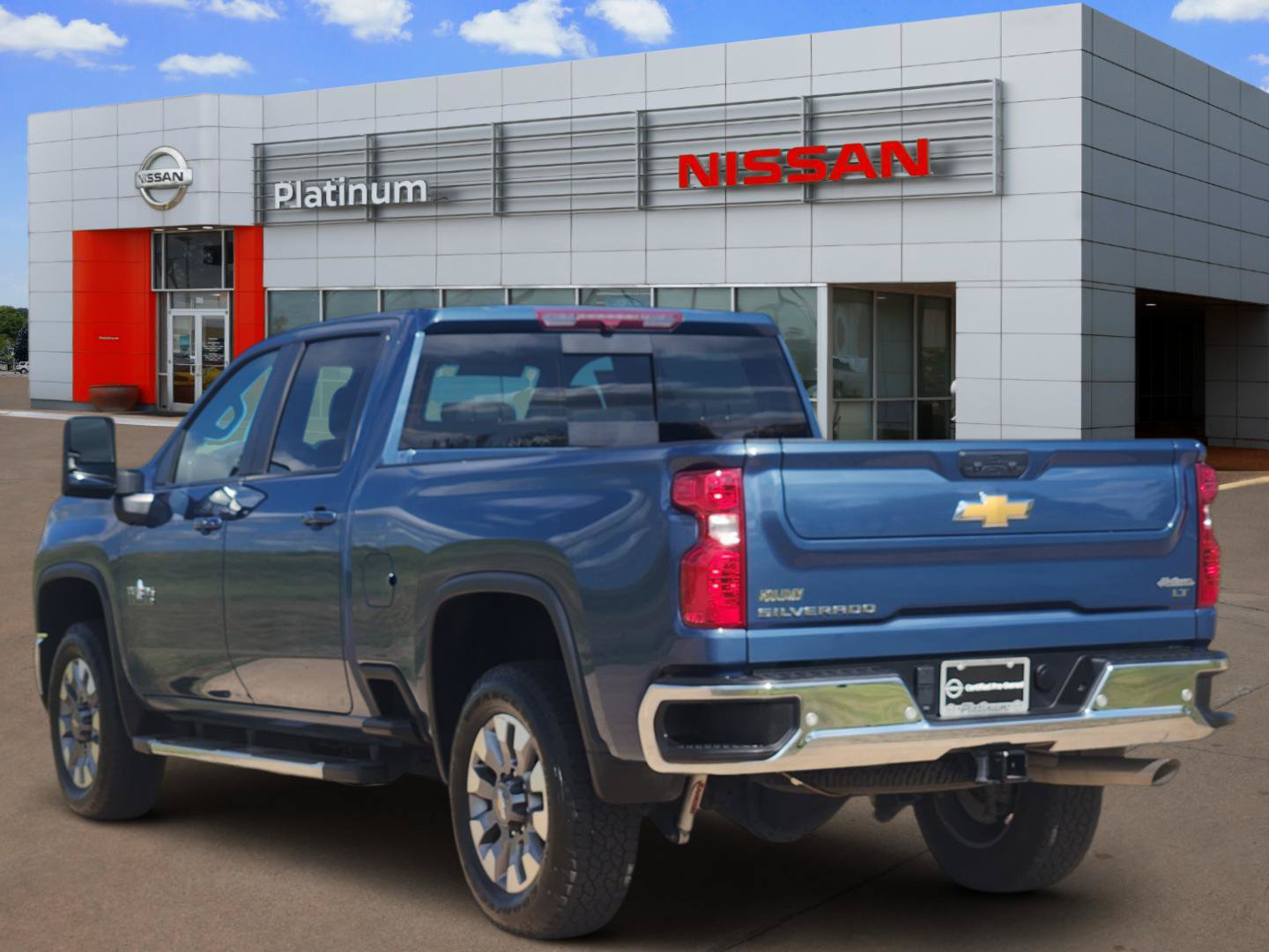 Used 2025 Chevrolet Silverado 2500 LT w/ Texas Edition AWD/4WD image 5