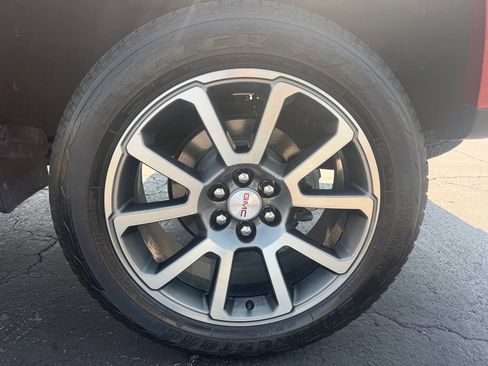 Used 2022 GMC Canyon Denali RWD image 19