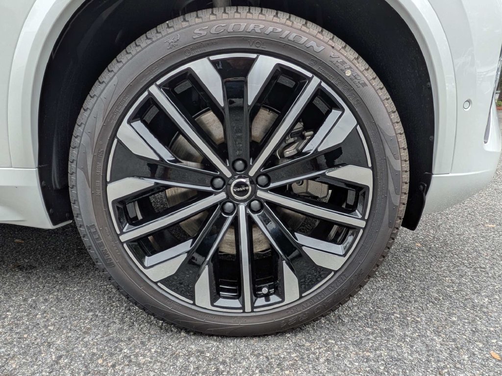 New 2027 Volvo XC90 T8 Plus AWD/4WD image 11