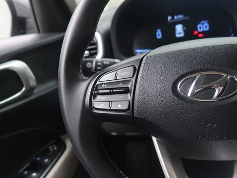 Used 2023 Hyundai Venue SEL w/ Cargo Package FWD image 21
