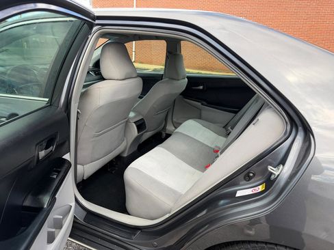 Used 2012 Toyota Camry LE image 14