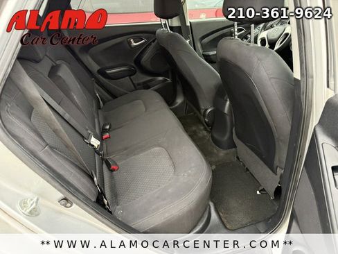 Used 2012 Hyundai Tucson GL image 15