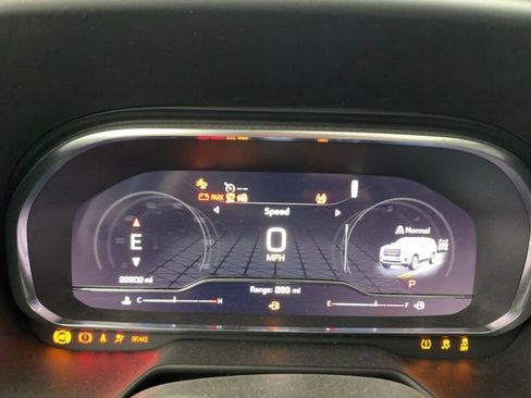 Used 2023 GMC Yukon XL AT4 image 3