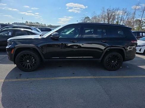 Used 2021 Jeep Grand Cherokee L Limited image 3