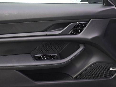 Used 2021 Porsche Taycan 4S w/ Premium Package image 22