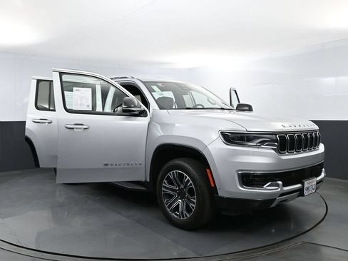 Used 2024 Jeep Wagoneer Series II AWD/4WD image 28