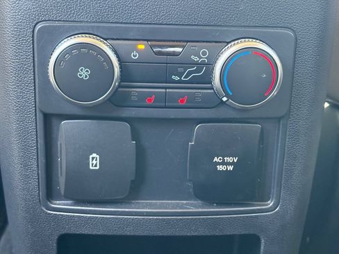 Used 2021 Ford Explorer Limited w/ Equipment Group 301A RWD image 16