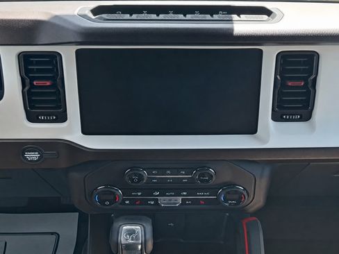 Used 2024 Ford Bronco Heritage Edition AWD/4WD image 11