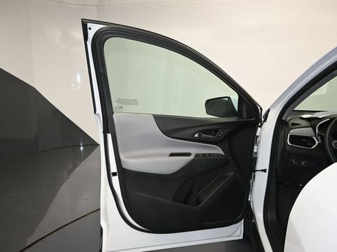 Used 2022 Chevrolet Equinox LT FWD image 10