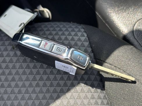 Used 2025 Kia Soul LX w/ LX Technology Package FWD image 21