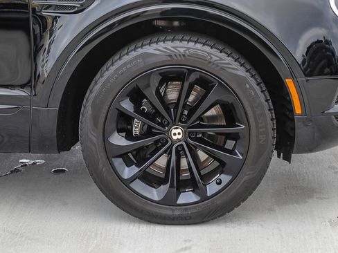 Used 2019 Bentley Bentayga image 10