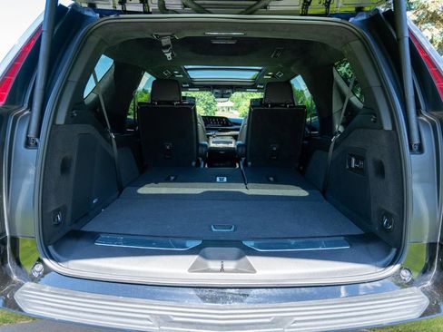 Used 2023 Cadillac Escalade Sport Platinum w/ LPO, ONYX Package AWD/4WD image 29