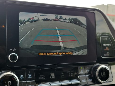 Certified 2025 Toyota Highlander XLE AWD/4WD image 27