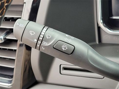 Used 2025 GMC Sierra 2500 AT4 image 31