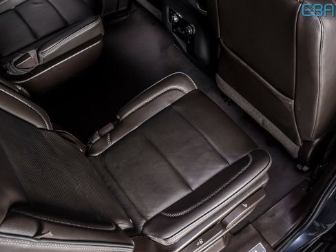 Used 2021 GMC Yukon Denali w/ Denali Premium Package image 23