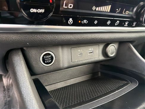 Used 2022 Nissan Rogue SV w/ SV Premium Package AWD/4WD image 19