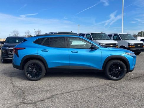 New 2026 Chevrolet Trax ACTIV w/ Sunroof Package image 2