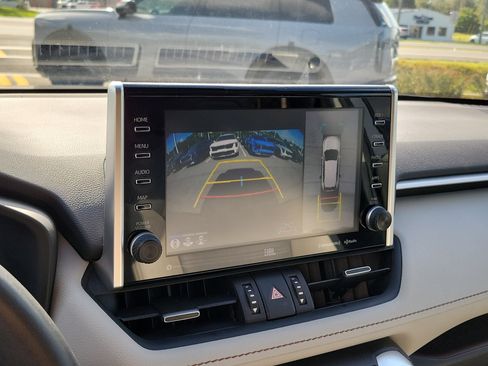 Used 2022 Toyota RAV4 Limited AWD/4WD image 32