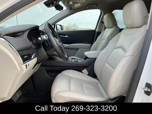 Used 2022 Cadillac XT4 Premium Luxury w/ Enhanced Visibility Package image 5