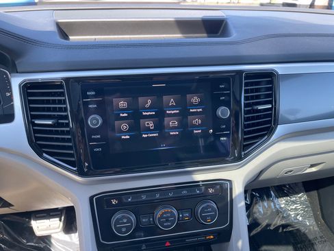 Used 2022 Volkswagen Atlas SEL R-Line image 31