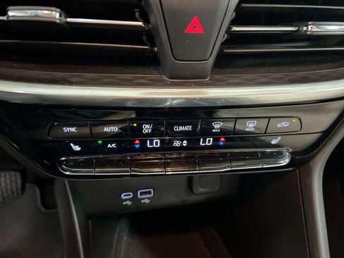 Used 2024 Buick Encore GX Avenir w/ Avenir Convenience Package AWD/4WD image 16