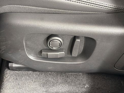 New 2026 Land Rover Range Rover Velar S image 24