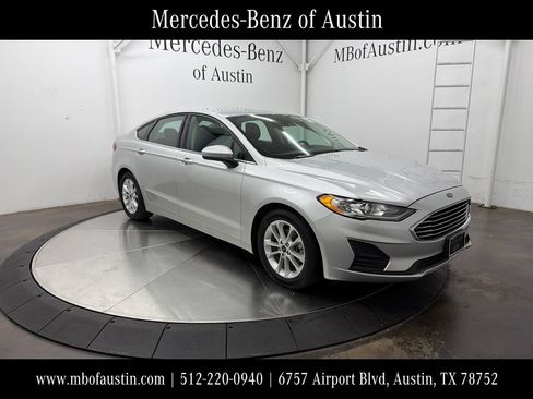 Used 2019 Ford Fusion SE FWD image 1