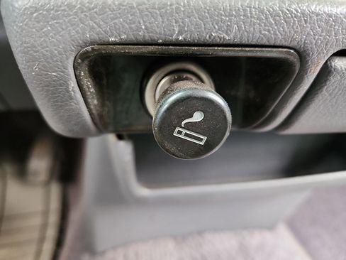 Used 1993 Toyota Pickup Deluxe image 15