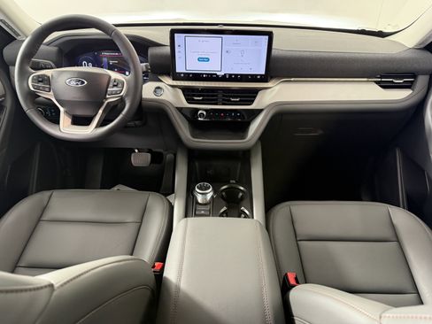 New 2026 Ford Explorer Active RWD image 10